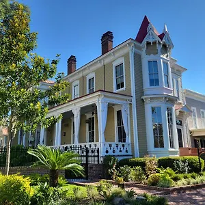 Thomas Weihs Haus **** Savannah